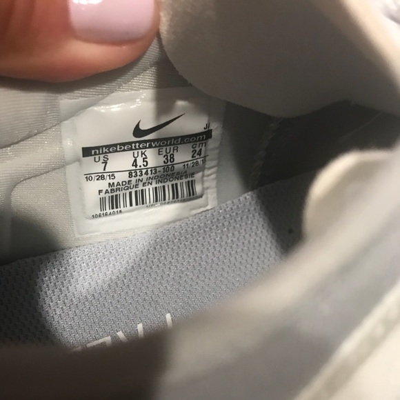 Women’s Nike Sneakers - Picture 5 of 5